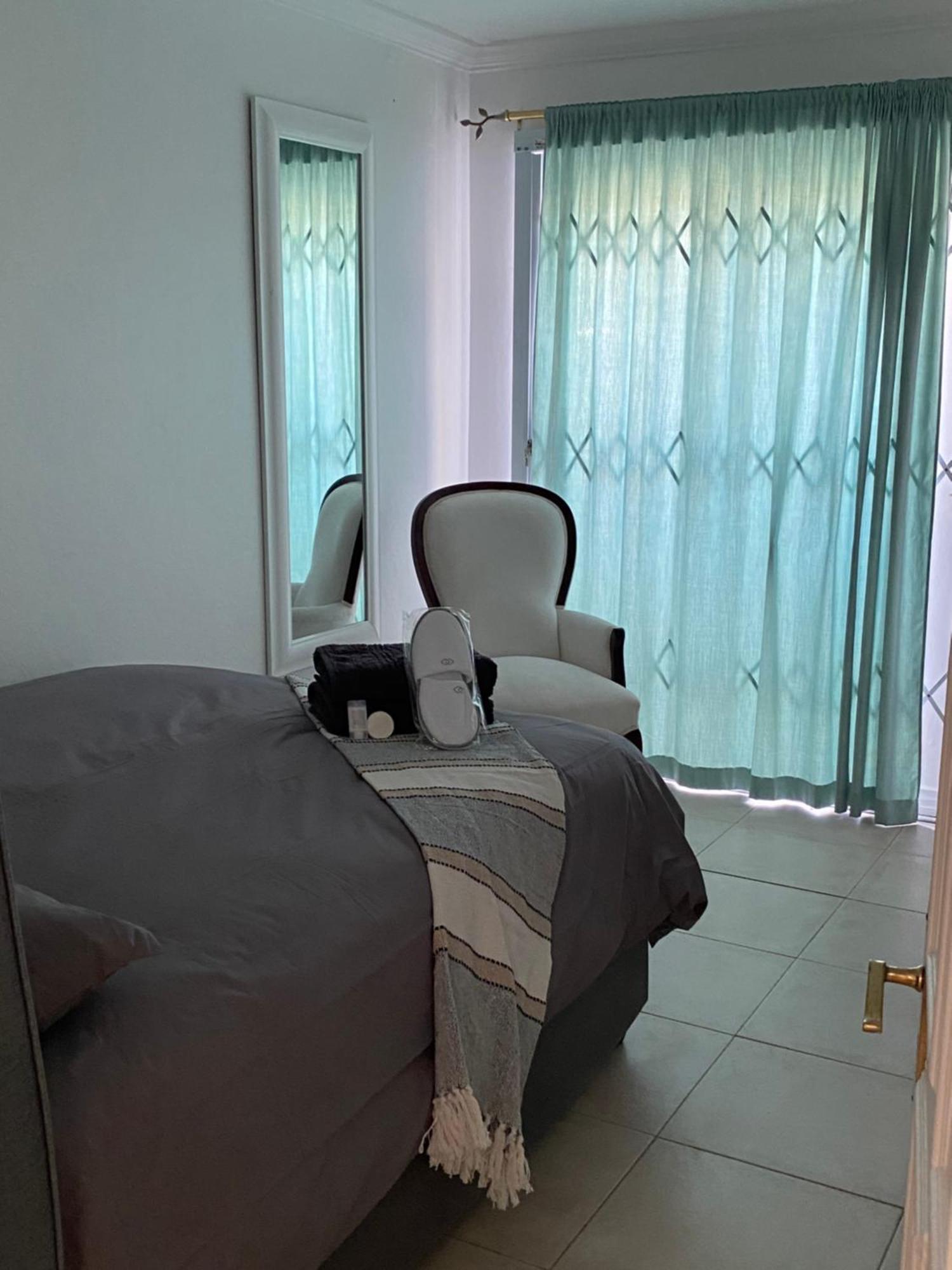 Bed And Breakfast Villa Livadia Cape Town Bagian luar foto